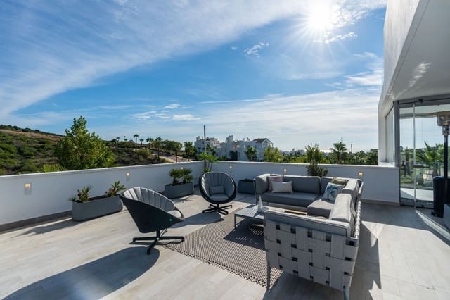 3 soverom Penthouse til salgs i Estepona Golf, Estepona med svømmebasseng garasje - € 790 000 (Ref: 8998342)