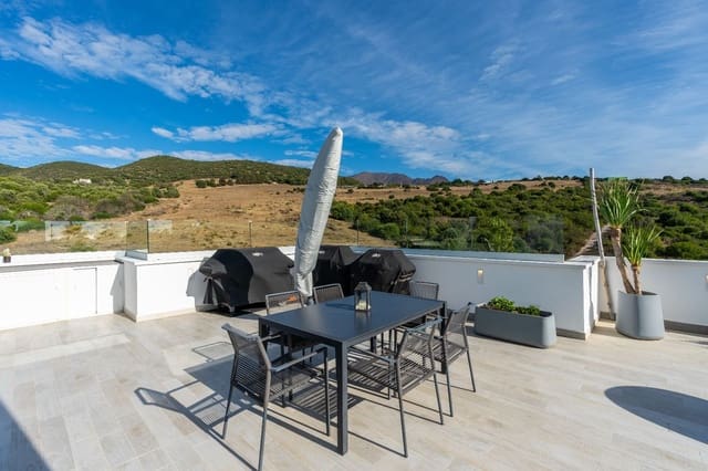 3 soverom Penthouse til salgs i Estepona Golf, Estepona med svømmebasseng garasje - € 790 000 (Ref: 8998342)