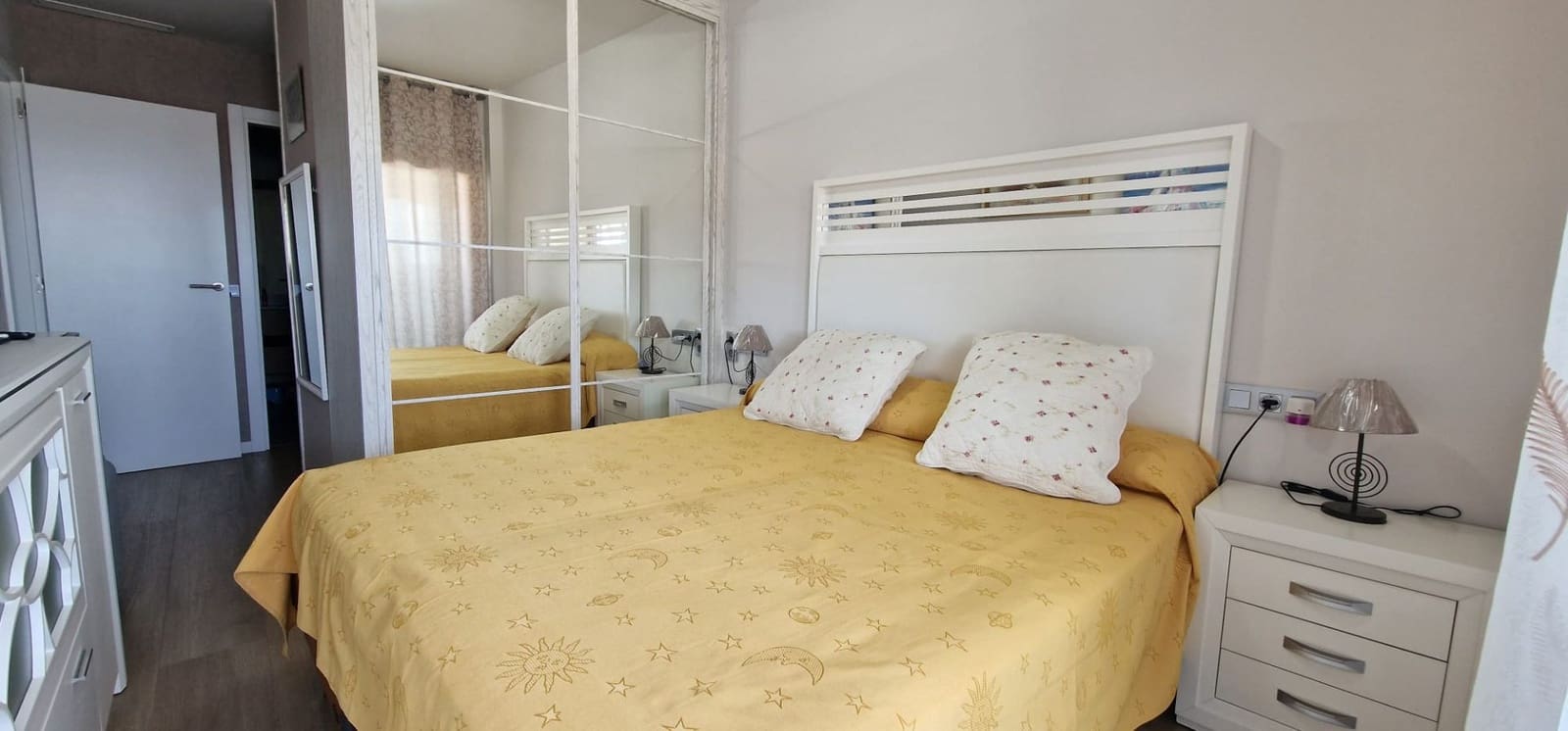 2 slaapkamer Penthouse te koop in Estepona met zwembad garage - € 590.000 (Ref: 9150635)