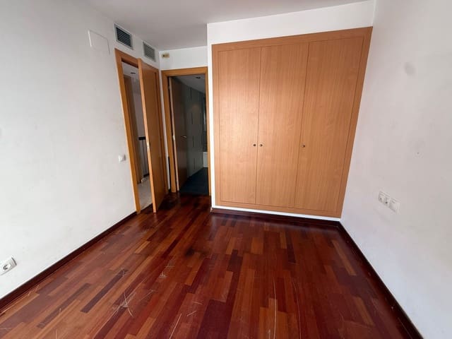 3 soveværelse Lejlighed til salg i Sants - Badal, Barcelona by - € 359.000 (Ref: 9231940)
