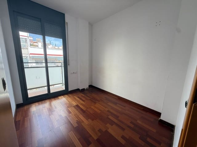 3 soveværelse Lejlighed til salg i Sants - Badal, Barcelona by - € 359.000 (Ref: 9231940)