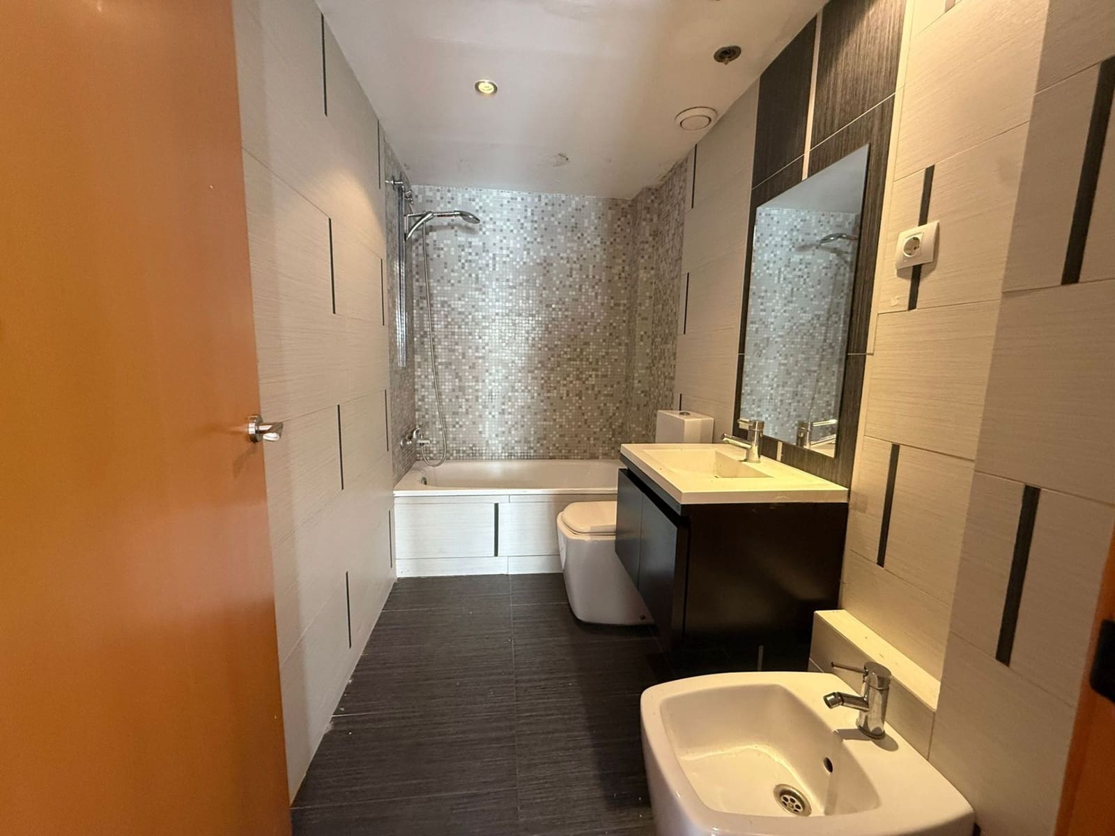 3 soveværelse Lejlighed til salg i Barcelona by - € 359.000 (Ref: 9231940)