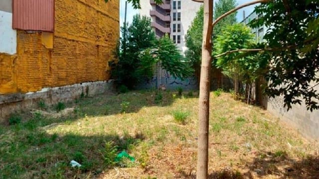 Building Plot for sale in Girona city - € 552,000 (Ref: 9402478)