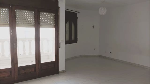 3 sovrum Hus till salu i Empuriabrava, Castelló d'Empúries med garage - 269 000 € (Ref: 9743100)