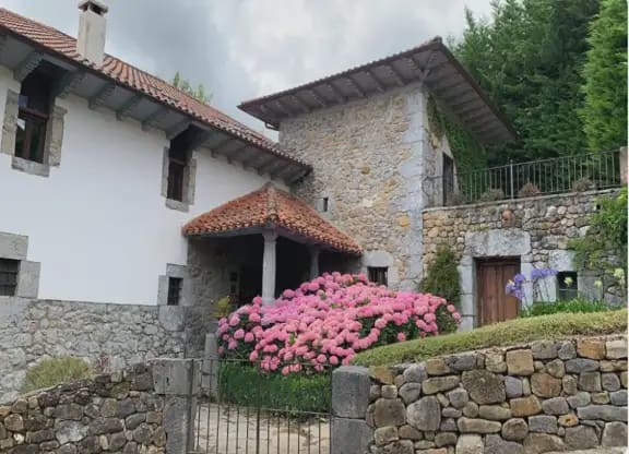 9 bedroom Hotel for sale in Soba - € 556,200 (Ref: 9940821)