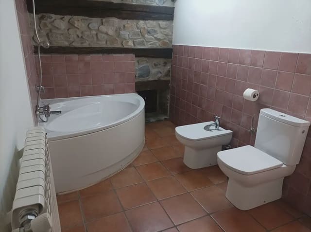 9 bedroom Hotel for sale in Soba - € 556,200 (Ref: 9940821)