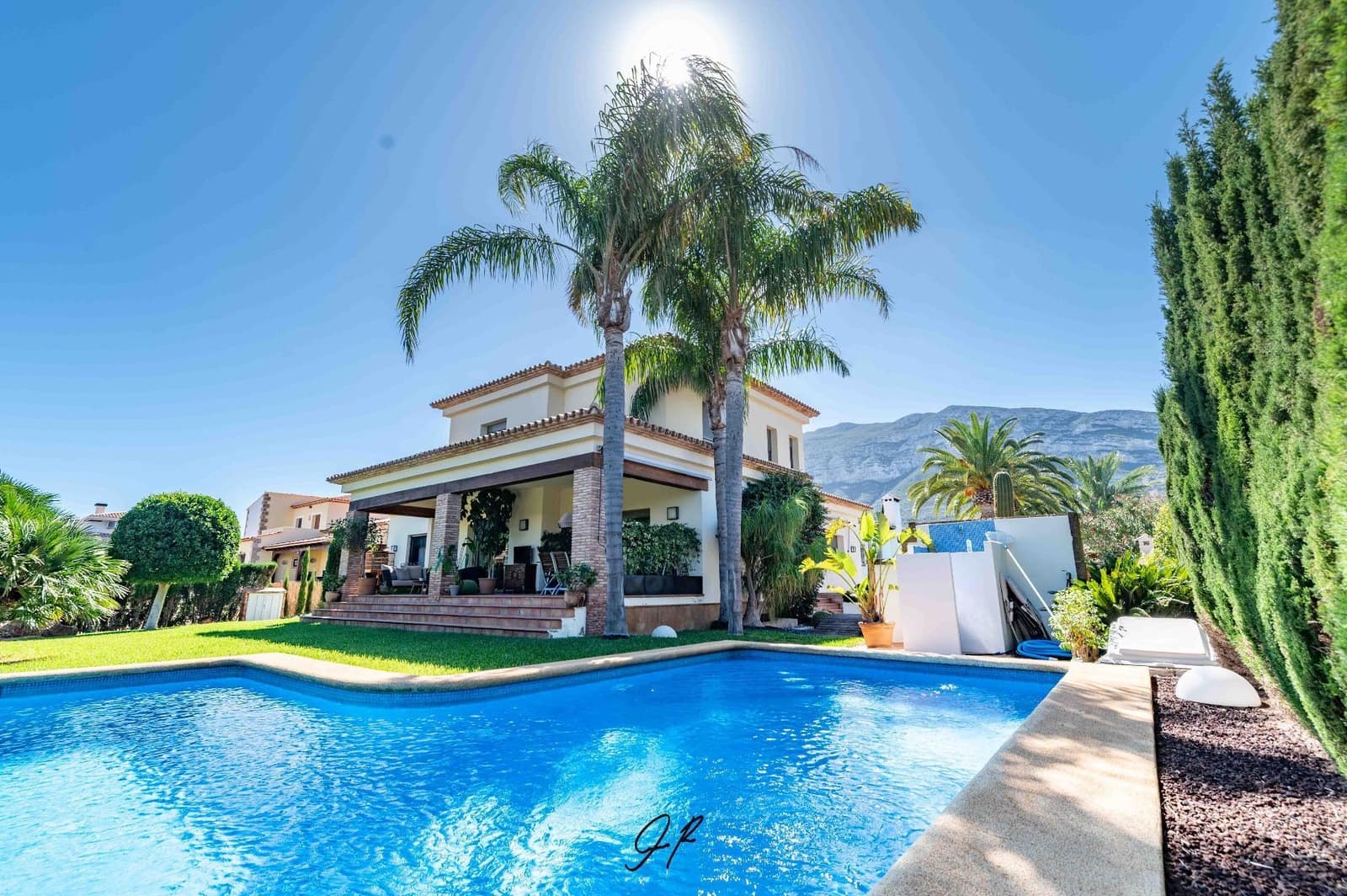 6 soverom Villa til salgs i Denia med svømmebasseng garasje - € 1 400 000 (Ref: 8787642)