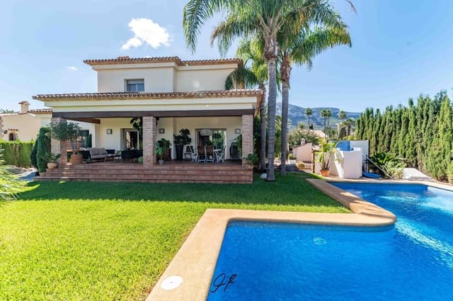 6 makuuhuone Huvila myytävänä paikassa El Montgó, Dénia mukana uima-altaan 
autotalli - 1 400 000 € (Ref: 8787642)