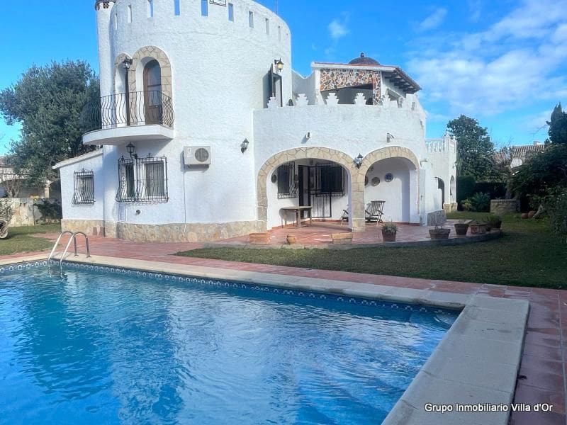 6 sovrum Villa till salu i Denia med pool - 598 000 € (Ref: 8787669)