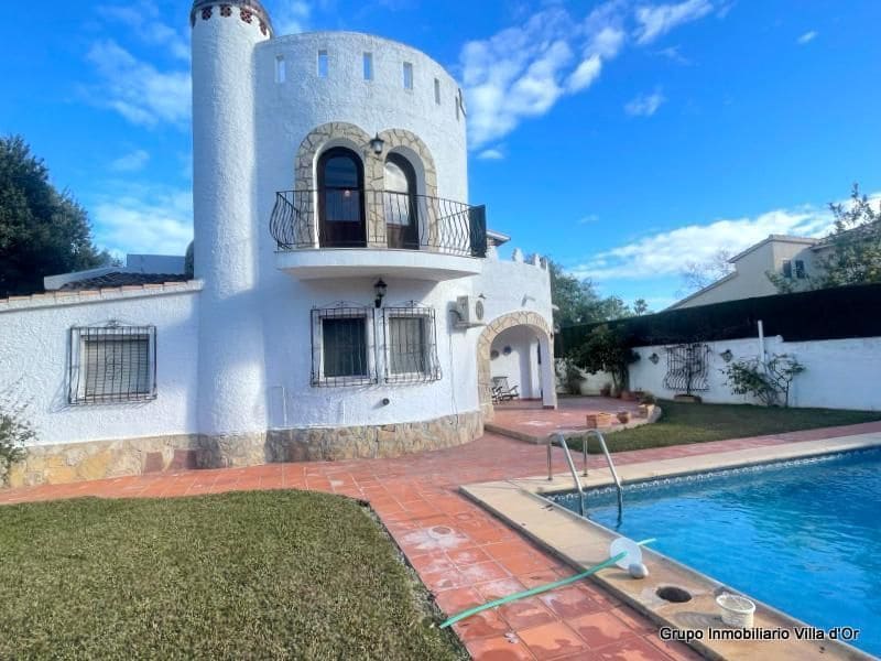 6 sovrum Villa till salu i Denia med pool - 598 000 € (Ref: 8787669)