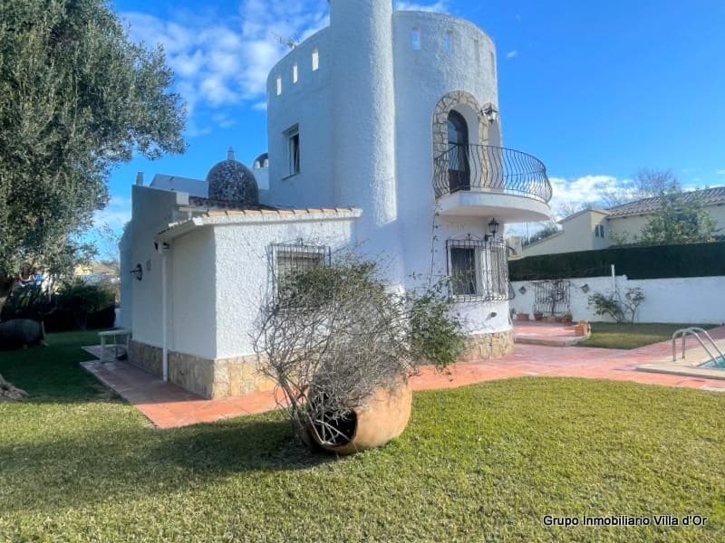 6 sovrum Villa till salu i Denia med pool - 598 000 € (Ref: 8787669)