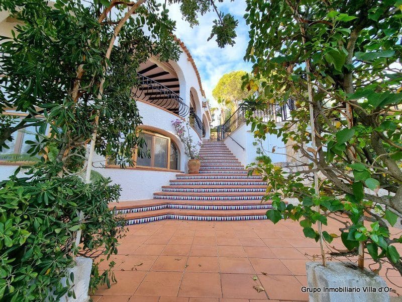 7 soveværelse Villa til salg i Denia med swimmingpool - € 1.700.000 (Ref: 8787670)