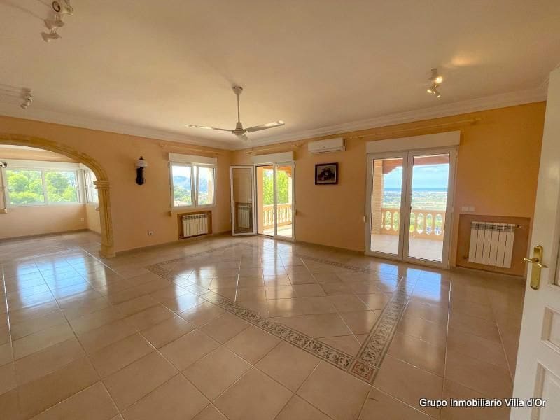 9 bedroom Villa for sale in Pedreguer - € 965,000 (Ref: 8787674)