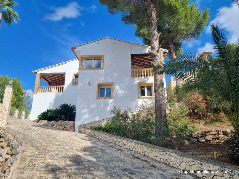 9 bedroom Villa for sale in Pedreguer - € 965,000 (Ref: 8787674)