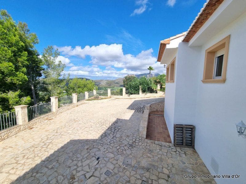 9 bedroom Villa for sale in Pedreguer - € 965,000 (Ref: 8787674)