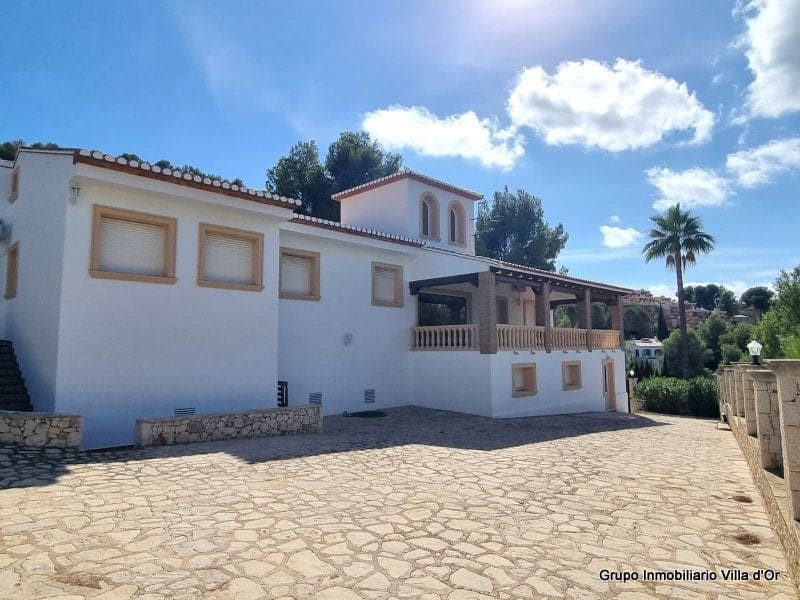 9 bedroom Villa for sale in Pedreguer - € 965,000 (Ref: 8787674)