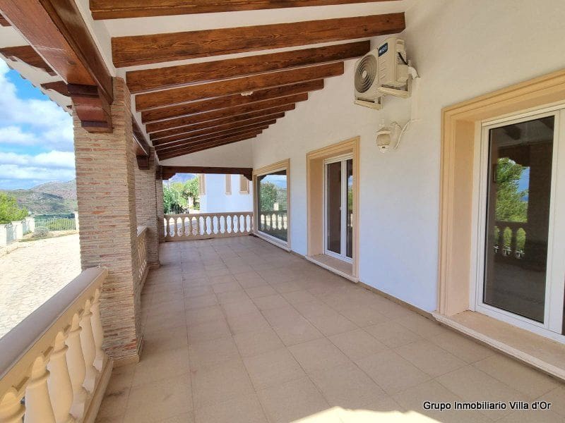 9 bedroom Villa for sale in Pedreguer - € 965,000 (Ref: 8787674)