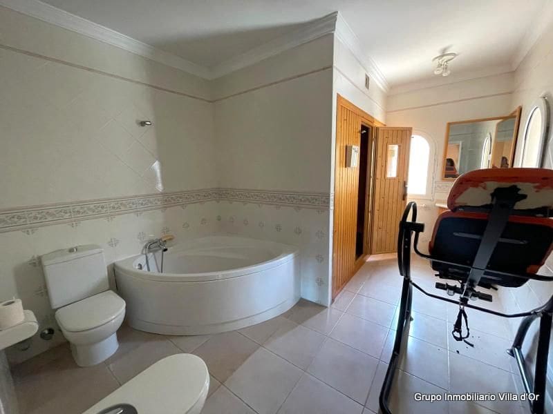 9 bedroom Villa for sale in Pedreguer - € 965,000 (Ref: 8787674)