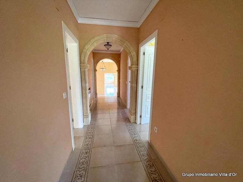 9 bedroom Villa for sale in Pedreguer - € 965,000 (Ref: 8787674)