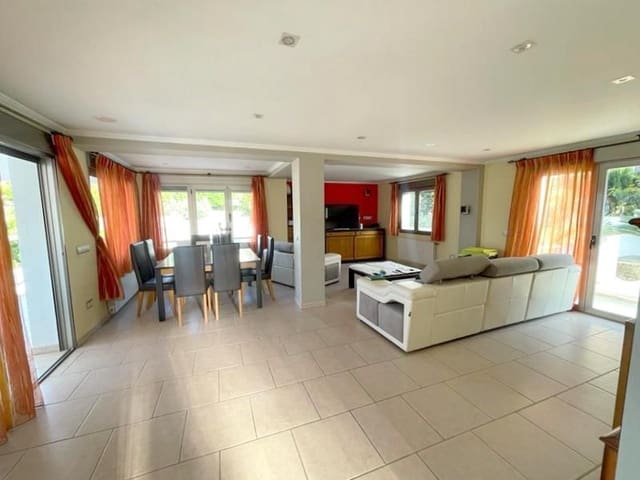 Chalet de 4 habitaciones en El Montgó, Dénia en venta con piscina - 650.000 € (Ref: 8787681)