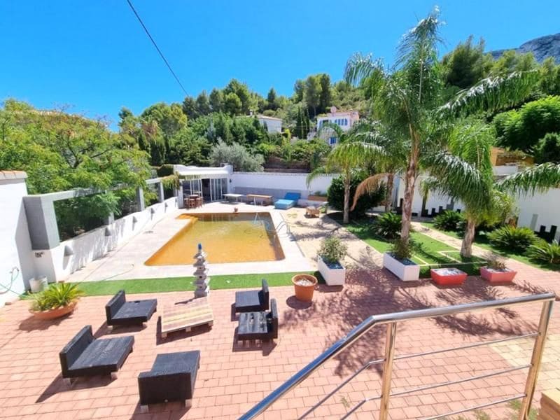 Chalet de 4 habitaciones en Dénia en venta con piscina - 650.000 € (Ref: 8787681)
