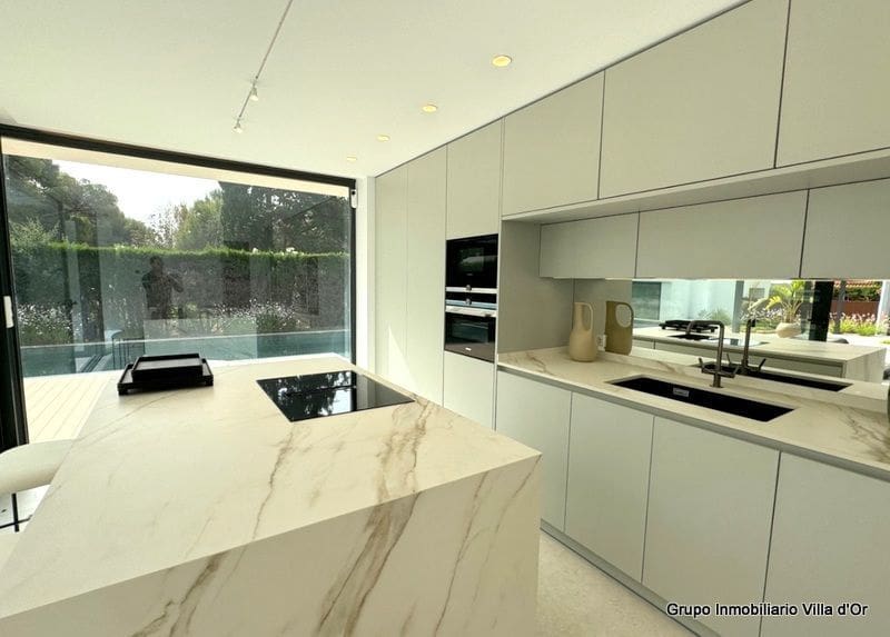 4 Zimmer Villa zu verkaufen in Denia mit Pool - 1.890.000 € (Ref: 8787684)