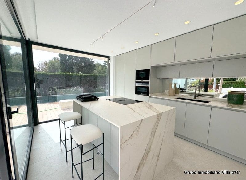 4 Zimmer Villa zu verkaufen in Denia mit Pool - 1.890.000 € (Ref: 8787684)