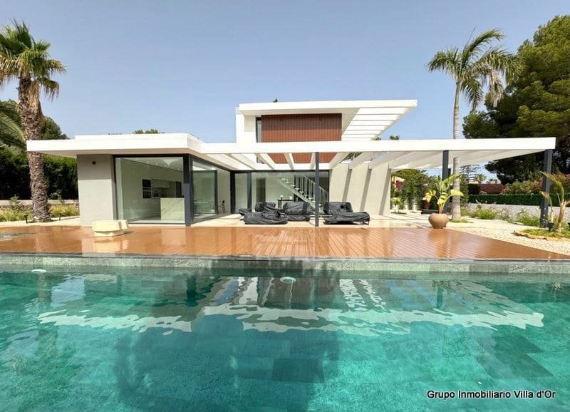 4 Zimmer Villa zu verkaufen in Denia mit Pool - 1.890.000 € (Ref: 8787684)