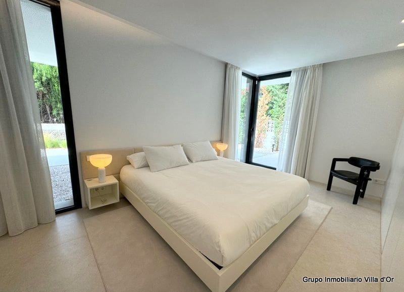 4 Zimmer Villa zu verkaufen in Denia mit Pool - 1.890.000 € (Ref: 8787684)