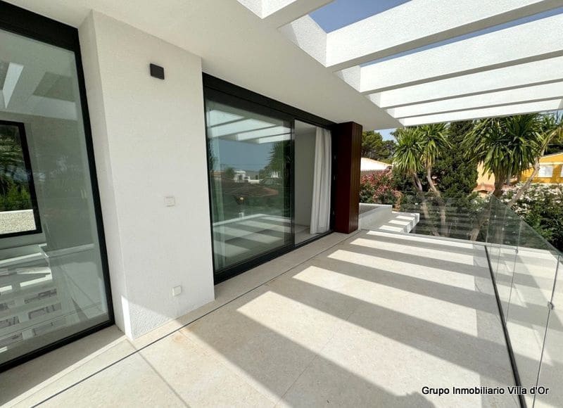 4 Zimmer Villa zu verkaufen in Denia mit Pool - 1.890.000 € (Ref: 8787684)