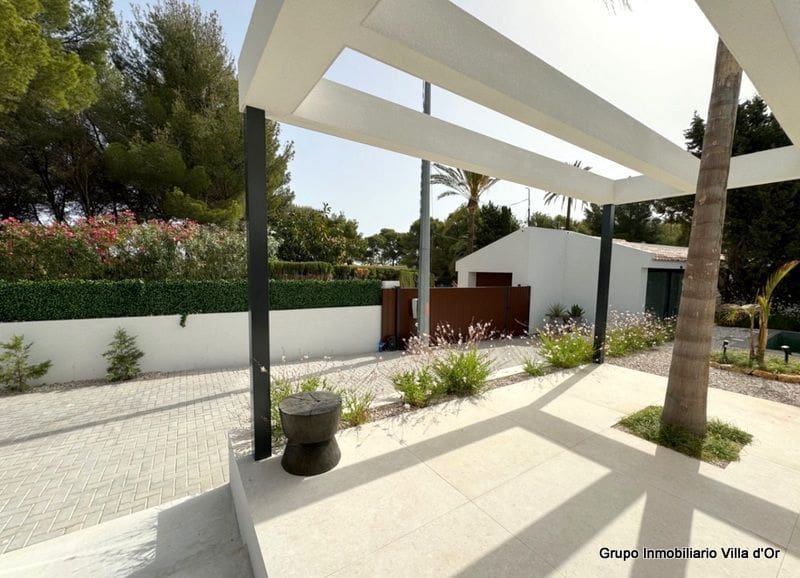 4 Zimmer Villa zu verkaufen in Denia mit Pool - 1.890.000 € (Ref: 8787684)