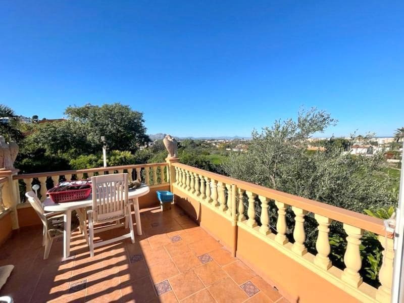 7 Zimmer Villa zu verkaufen in Denia mit Pool - 530.000 € (Ref: 8787705)
