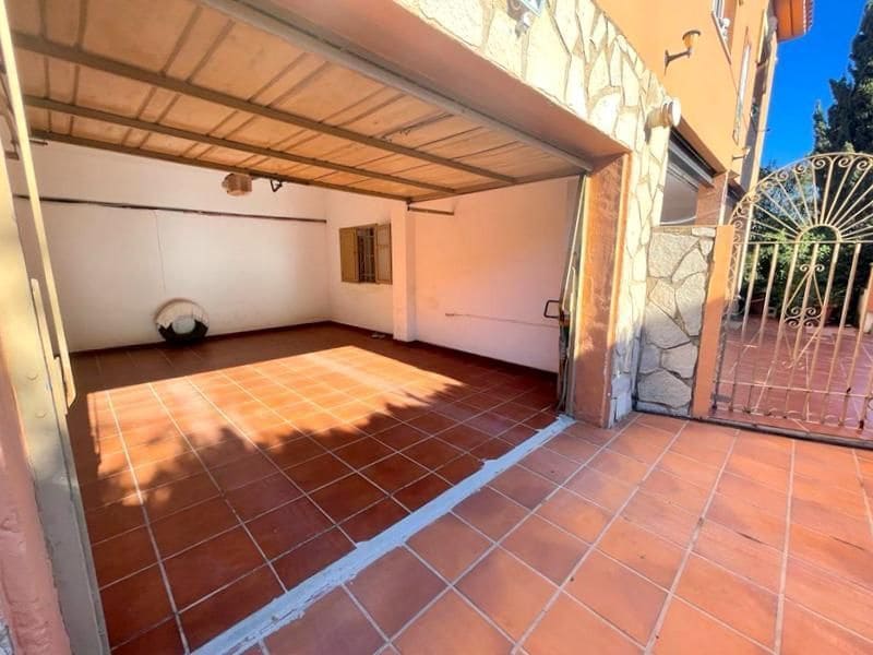 7 Zimmer Villa zu verkaufen in Denia mit Pool - 530.000 € (Ref: 8787705)