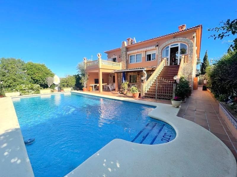 7 Zimmer Villa zu verkaufen in Denia mit Pool - 530.000 € (Ref: 8787705)