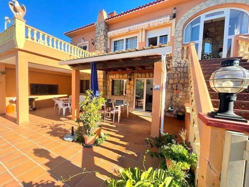7 Zimmer Villa zu verkaufen in Denia mit Pool - 530.000 € (Ref: 8787705)