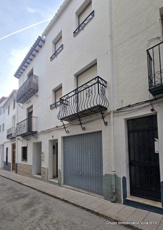 6 bedroom Townhouse for sale in Benissa - € 265,000 (Ref: 8977552)