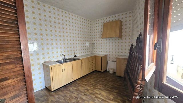 6 makuuhuone Omakotitalo myytävänä paikassa Benissa - 265 000 € (Ref: 8977552)