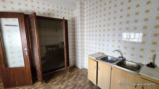 6 makuuhuone Omakotitalo myytävänä paikassa Benissa - 265 000 € (Ref: 8977552)