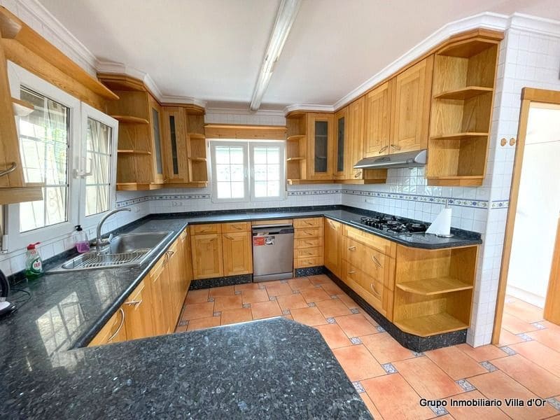 4 soveværelse Villa til salg i Denia med swimmingpool garage - € 575.000 (Ref: 9004171)