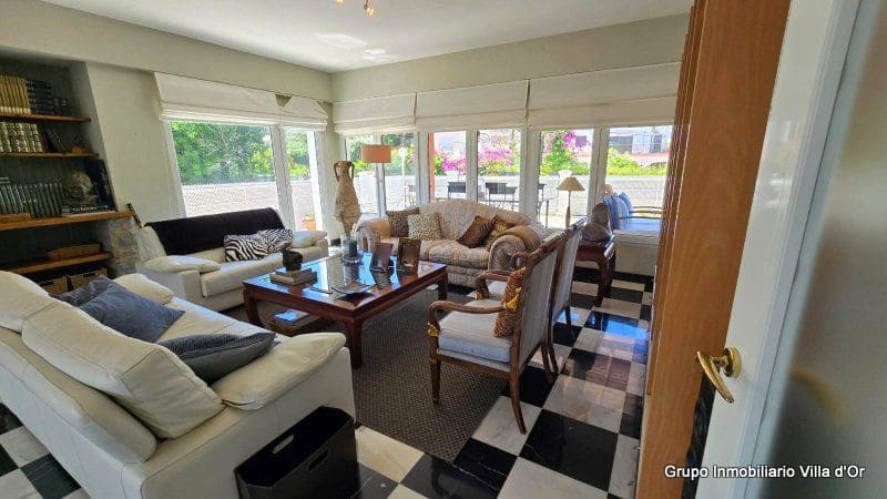 7 bedroom Villa for sale in Denia with pool - € 1,395,000 (Ref: 9029201)