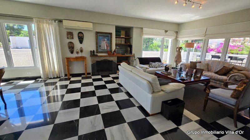 7 bedroom Villa for sale in Denia with pool - € 1,395,000 (Ref: 9029201)