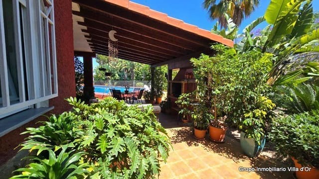 7 bedroom Villa for sale in Las Rotas / Les Rotes, Dénia with pool - € 1,395,000 (Ref: 9029201)