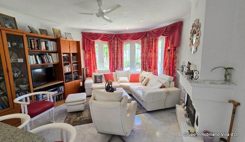 2 soveværelse Semi-Rækkehus til salg i Denia med swimmingpool - € 320.000 (Ref: 9131668)