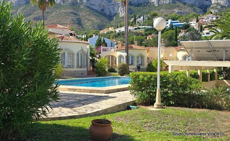 2 soveværelse Semi-Rækkehus til salg i Denia med swimmingpool - € 320.000 (Ref: 9131668)