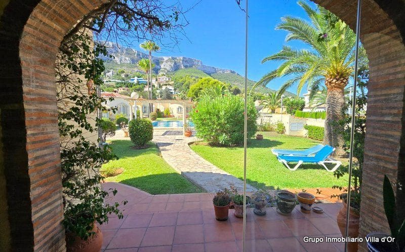 2 soveværelse Semi-Rækkehus til salg i Denia med swimmingpool - € 320.000 (Ref: 9131668)