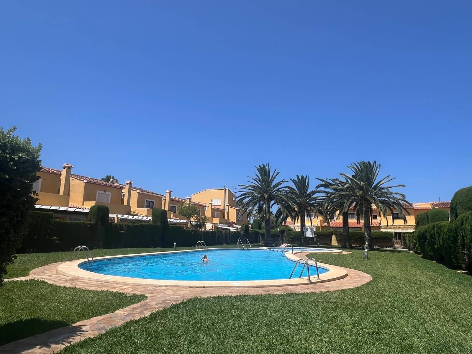 2 makuuhuone Kattohuoneisto vuokrattavana paikassa Denia mukana uima-altaan - 1 100 € (Ref: 9207783)