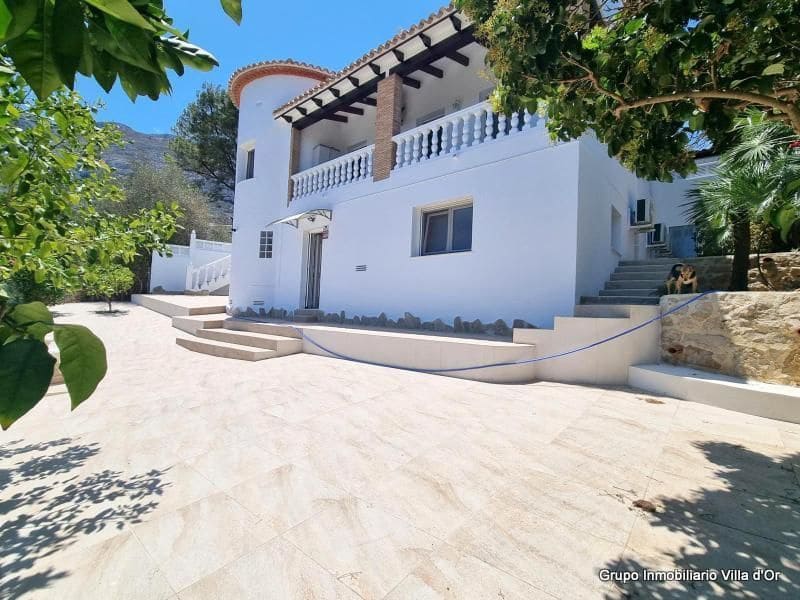 3 chambre Villa/Maison à vendre à Denia avec piscine - 648 999 € (Ref: 9210532)