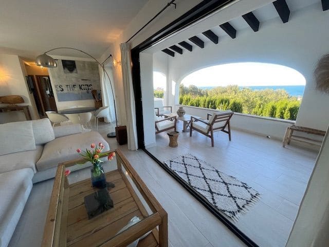 3 bedroom Villa for sale in Denia with pool - € 1,420,000 (Ref: 9354058)