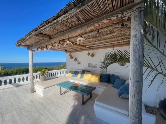 3 bedroom Villa for sale in Denia with pool - € 1,420,000 (Ref: 9354058)