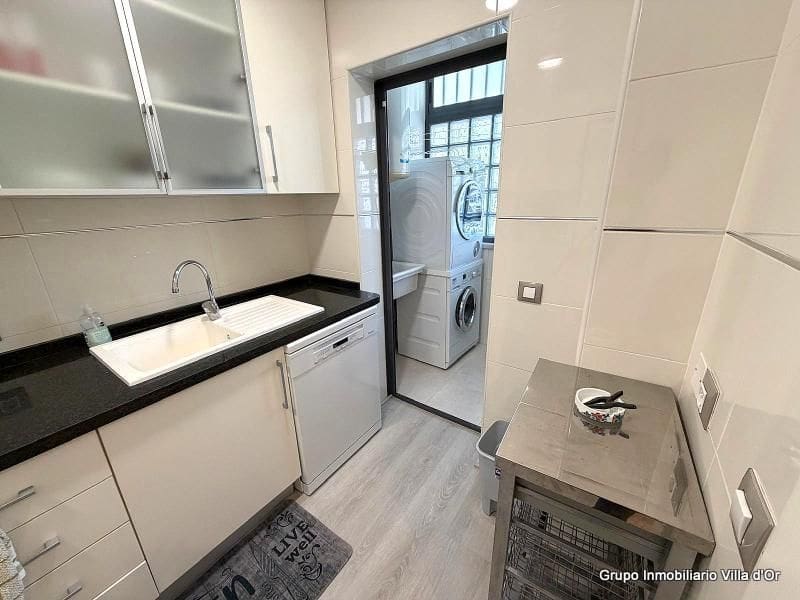 2 bedroom Beach Apartment for sale in Denia with pool garage - € 370,000 (Ref: 9484092)